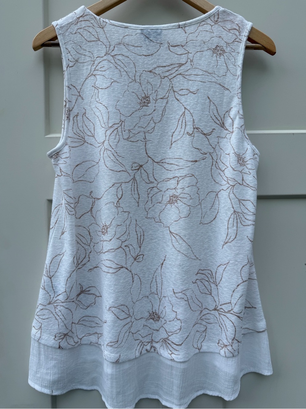 bobeau White Floral Layered Tank with Tan Outline- large EUC Cottagecore - Picture 2 of 6